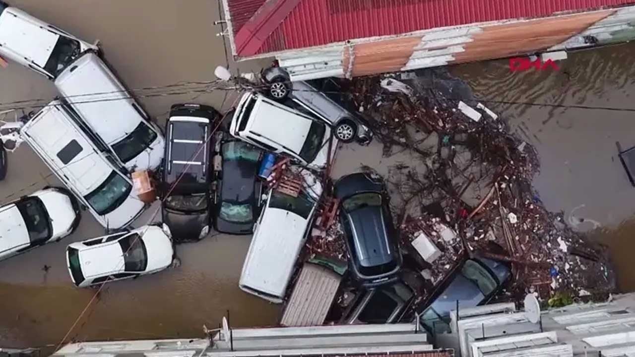 Foto - Sel felaketinde aracı batanlar dikkat: Kaskosu olmayan da parasını alabilir!