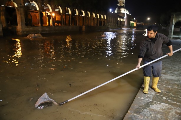 Foto - Sel felaketinde çamurlaşan Balıklıgöl suyu normale dönüyor