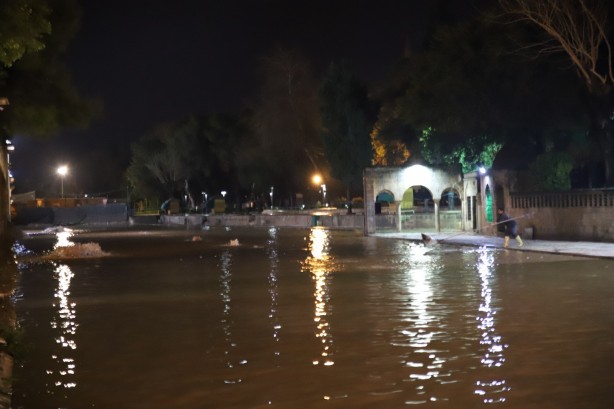 Foto - Sel felaketinde çamurlaşan Balıklıgöl suyu normale dönüyor