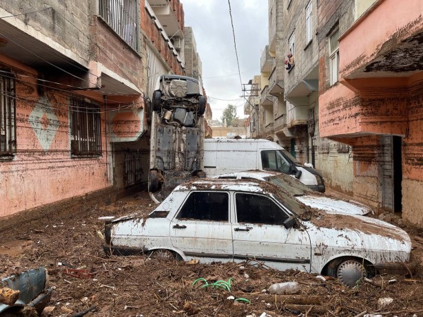 Foto - Sel felaketinin ardından ortaya çıkan manzara içler acısı!