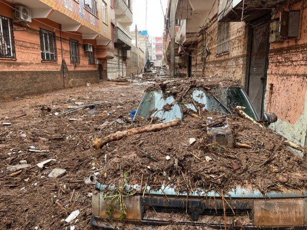 Foto - Sel felaketinin ardından ortaya çıkan manzara içler acısı!