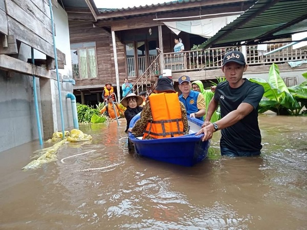 Foto - Sel suları köprüyü böyle yıktı