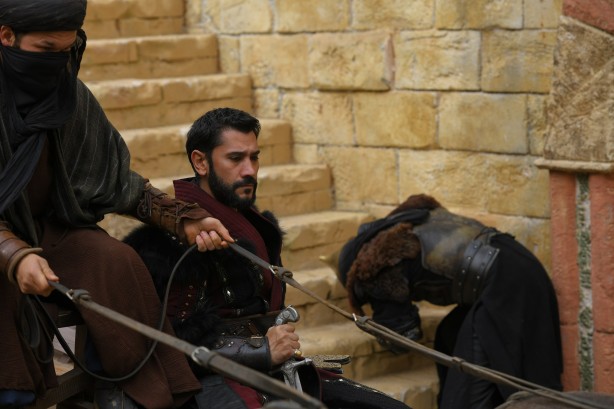 Selahaddin, Avram’ın kurduğu ölüm dolu tuzakları aşabilecek mi? İşte bunu hiç kimse beklemiyordu: Pazartesi müthiş olacak…