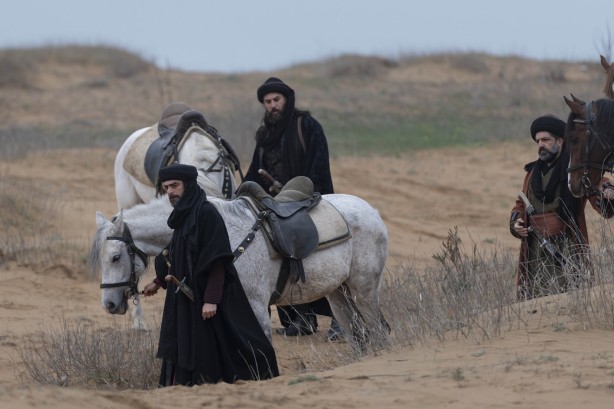 Foto - Selahaddin, Avram’ın kurduğu ölüm dolu tuzakları aşabilecek mi? İşte bunu hiç kimse beklemiyordu: Pazartesi müthiş olacak…