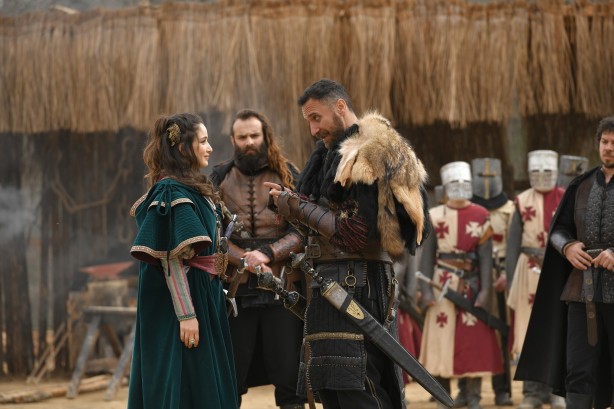 Foto - Selahaddin ters köşe yapacak! İzleyince çok şaşıracaksınız! Herkes bu bölümde şaşıp kalacak!