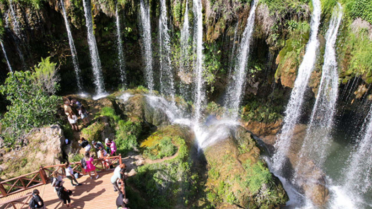 Foto - Şelaleler Diyarı Turist akınına uğruyor