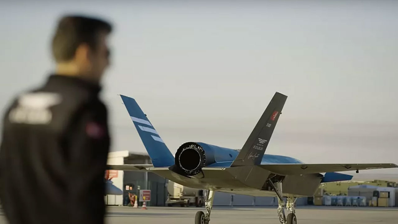 Foto - Selçuk Bayraktar, Baykar'ın yeni silahını dünyaya ilan etti: İnsanlı olanı geliyor