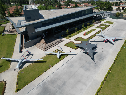 Foto - Selçuk Bayraktar gece yarısı paylaştı! Sosyal medya yıkıldı: Kızılelma'ya varıncaya kadar...