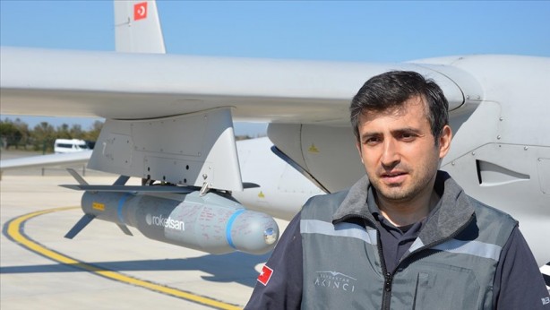 Foto - Selçuk Bayraktar gece yarısı paylaştı! Sosyal medya yıkıldı: Kızılelma'ya varıncaya kadar...