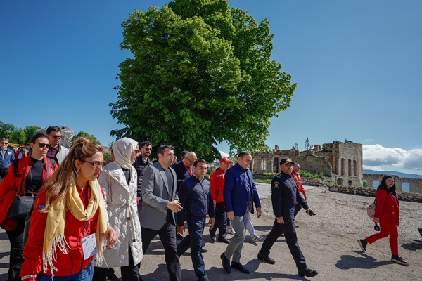 Foto - Selçuk Bayraktar gençlere böyle seslendi