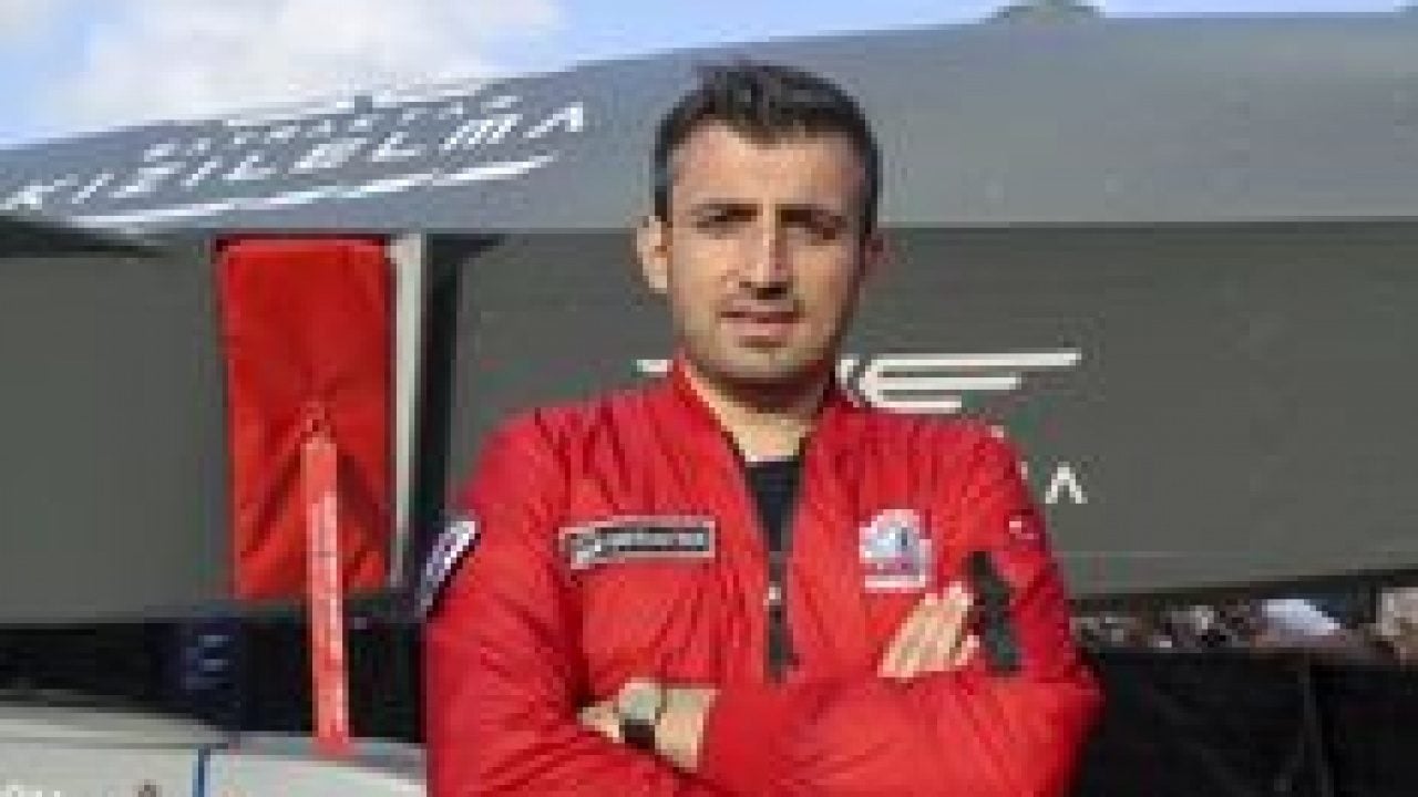 Foto - Selçuk Bayraktar: Hızla, kolay yoldan, ahlaksızca bir yerlere gelmeye çalışan insanları görüyoruz