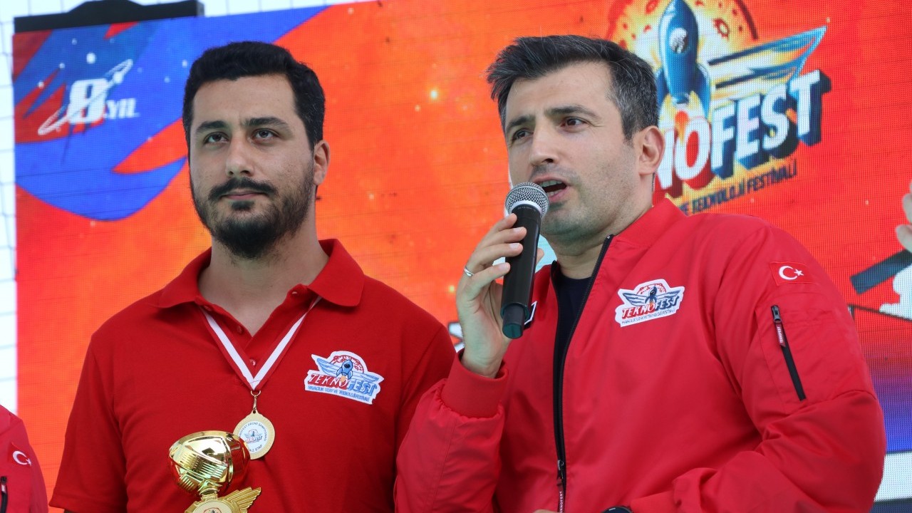 Selçuk Bayraktar o tarihi işaret etti! ‘Büyük sürprizimiz olacak’