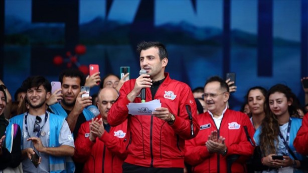 Foto - Selçuk Bayraktar: TB2 SİHA'larımız Türkiye'den dünyada her bir yere ihraç ediliyor! Türkiye'ye resmen rekor kırıyor