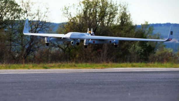 Foto - Selçuk Bayraktar yeni İHA'yı tüm Türkiye'ye gösterdi! Gören mest oldu