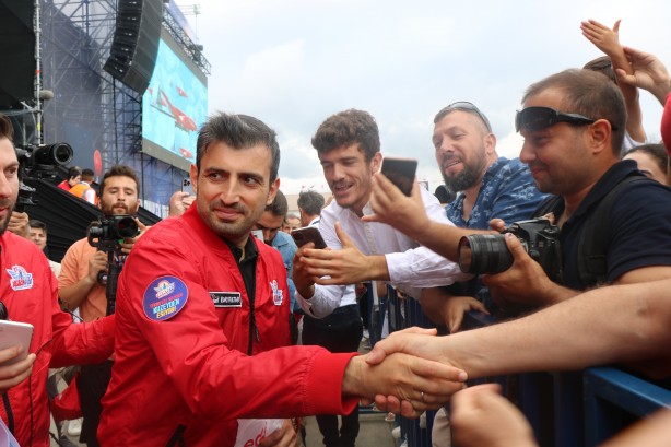 Foto - Selçuk Bayraktar'da ayrı gayrı yok! TEKNOFEST KARADENİZ'in kapanışına damga vuran sözler..