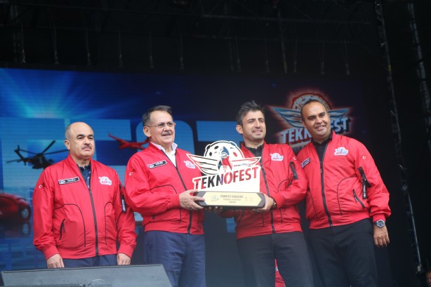 Foto - Selçuk Bayraktar'da ayrı gayrı yok! TEKNOFEST KARADENİZ'in kapanışına damga vuran sözler..