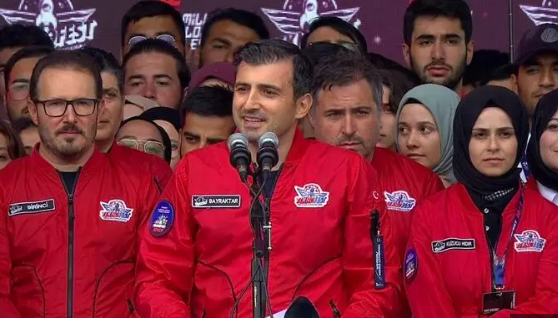 Foto - Selçuk Bayraktar'ı dikkatli dinleyenler detayı yakaladı! TB2 SiHA ile ilgili öyle bir bilgi vermiş ki tam anlamıyla bomba