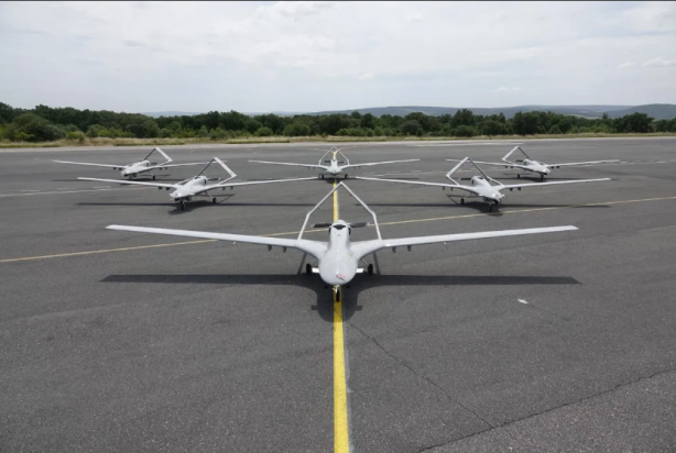 Foto - Selçuk Bayraktar'ı dikkatli dinleyenler detayı yakaladı! TB2 SiHA ile ilgili öyle bir bilgi vermiş ki tam anlamıyla bomba