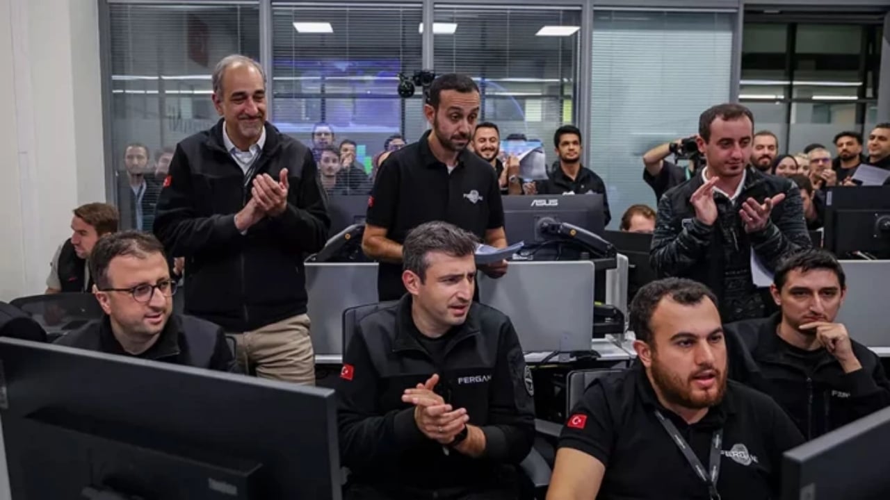 Selçuk Bayraktar’ın alkışlamaktan elleri kızardı! Fergani dünyada bir ilki başardı