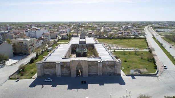 Foto - Selçuklu döneminde inşa edildi: Sultanhan Kervansarayı
