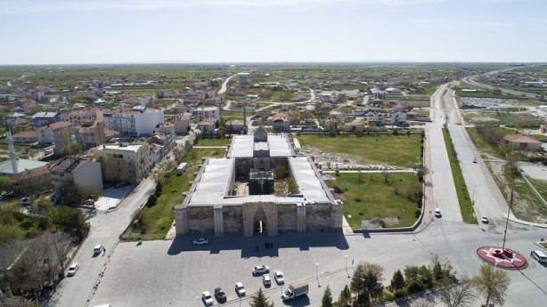 Selçuklu döneminde inşa edildi: Sultanhan Kervansarayı