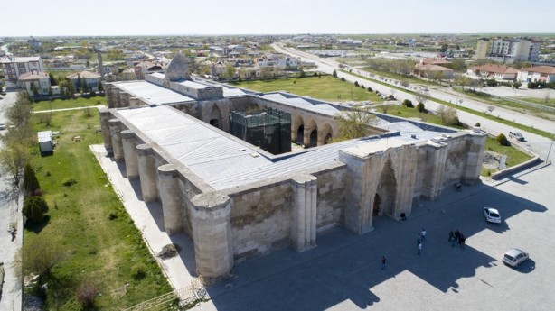 Foto - Selçuklu döneminde inşa edildi: Sultanhan Kervansarayı