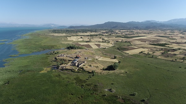 Selçuklu dönemine ait! Sular çekilince tarihi saray gün yüzüne çıktı