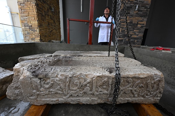 Foto - Selçuklu dönemine ait! Van Gölü'nden çıktı orijinal haline kavuşacak