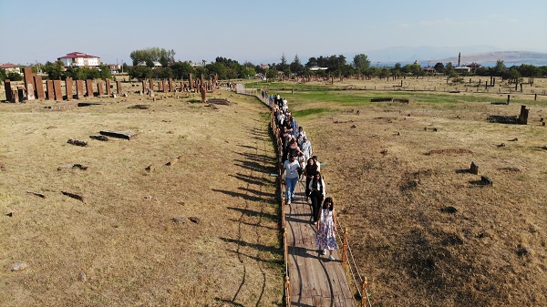 Foto - Selçuklu Mezarlığı dolup taştı