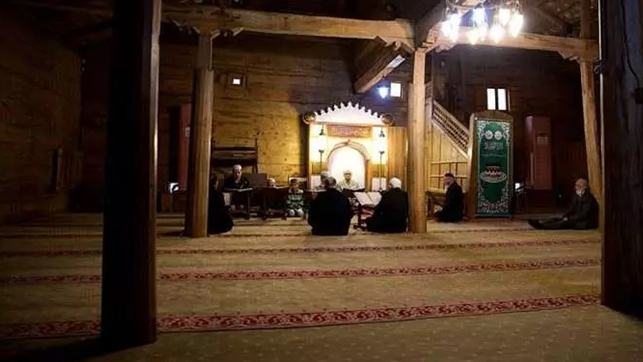 Foto - Selçuklu mirası 800 yıllık ahşap camide inşa edildi! Çivisiz cami orada! 'Kurt boğazı' tekniğiyle yapıldı