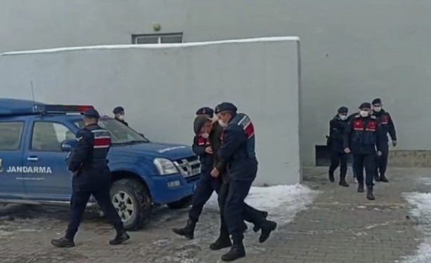 Foto - Selde zarar gören köprünün demirlerini satan muhtar ile hurdacı tutuklandı!