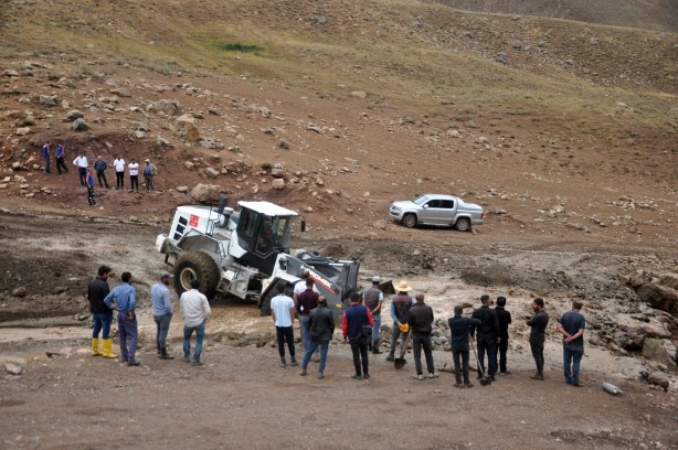 Foto - Sele kapılan 500 hayvan telef oldu!