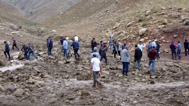 Foto - Sele kapılan 500 hayvan telef oldu!