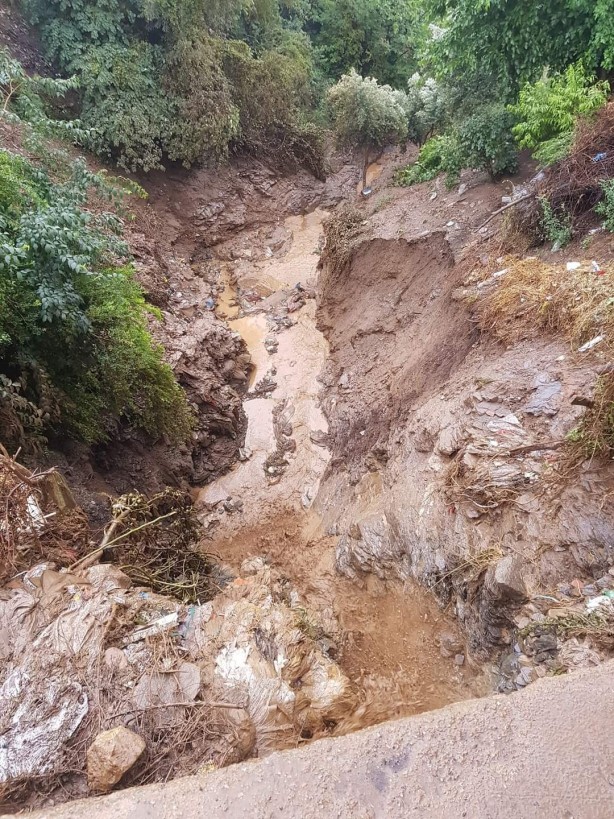 Foto - Sele kapılan araç hurdaya döndü