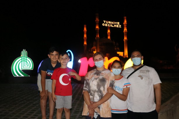 Foto - Selimiye Camii’nde 15 Temmuz ruhu yaşatılıyor! "Türkiye Geçilmez" yazılı mahya asıldı
