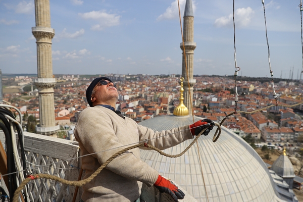 Foto - Selimiye Camisi mahyalarla donatıldı
