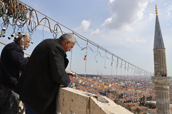 Foto - Selimiye Camisi mahyalarla donatıldı