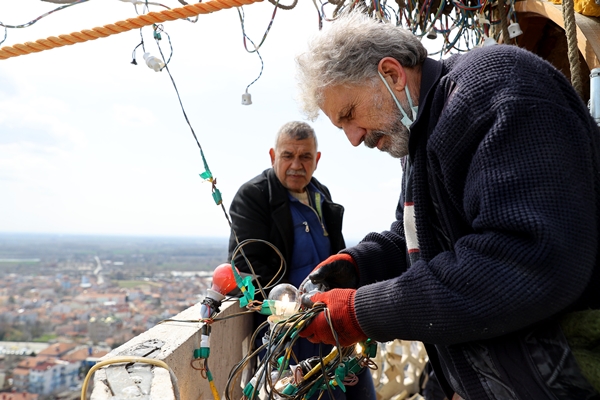 Foto - Selimiye Camisi mahyalarla donatıldı