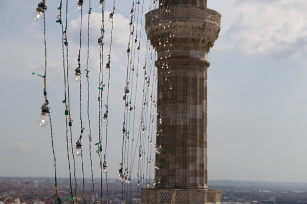 Foto - Selimiye Camisi mahyalarla donatıldı
