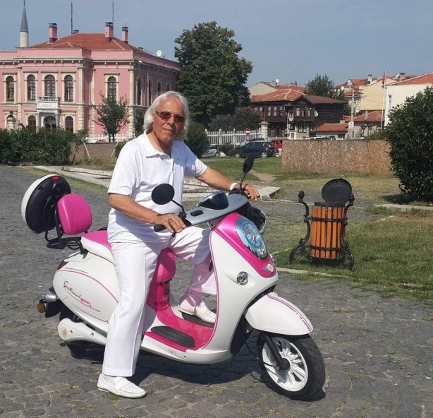 Selimiye Camisi'nin tarzıyla dikkat çeken 41 yıllık müezzini vefat etti