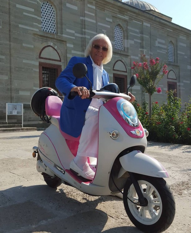 Foto - Selimiye Camisi'nin tarzıyla dikkat çeken 41 yıllık müezzini vefat etti