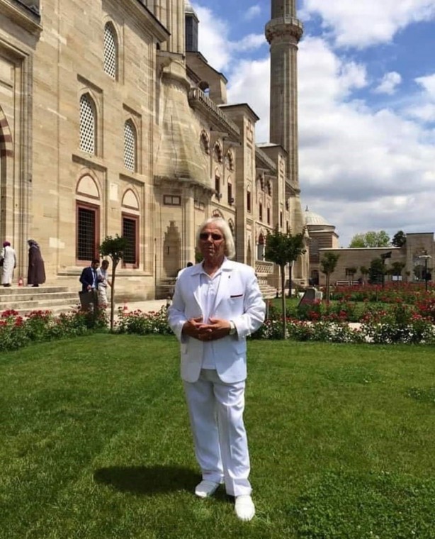 Foto - Selimiye Camisi'nin tarzıyla dikkat çeken 41 yıllık müezzini vefat etti