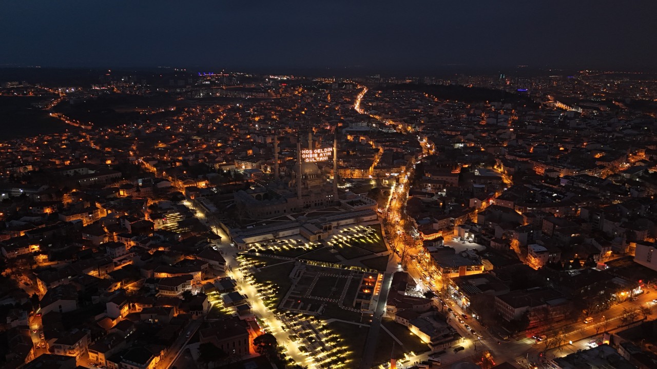 Foto - Selimiye'nin mahyası Yunanistan'dan da görünüyor
