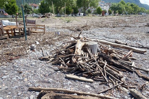 Foto - Selin ardından kıyıya koştular! 