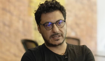 Foto - "Selpak alıp yarısını kesip, yarısını kullanacaksın'' diyen Mert Başaran'ın saatlik ücreti şok etti