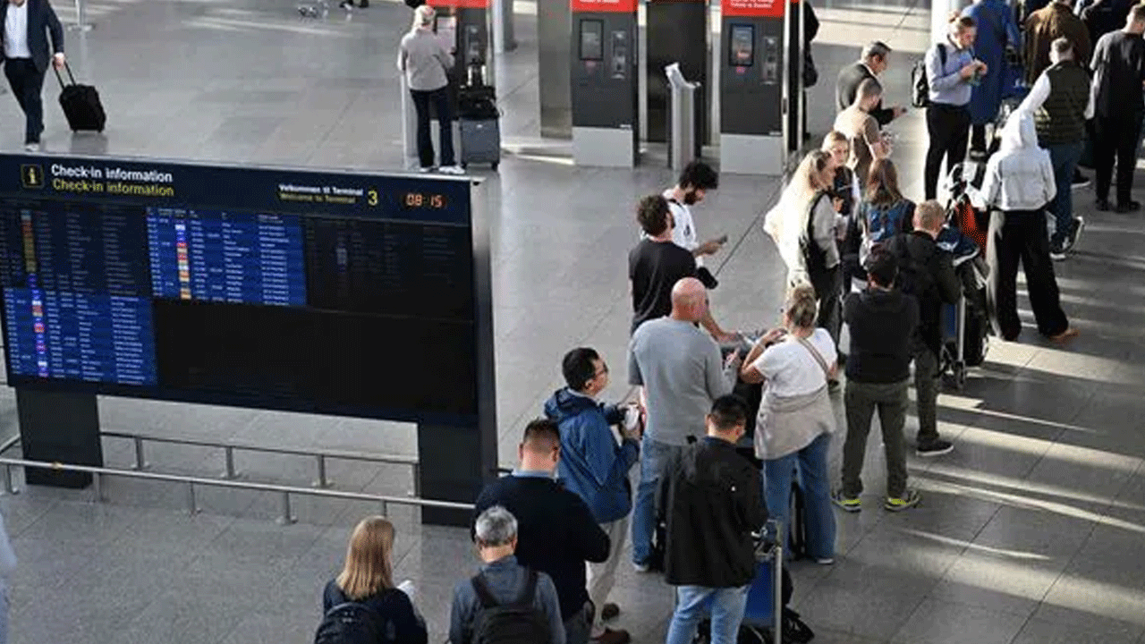 Foto - Semalardaki yabancı İHA’lar tüm ülkeyi alarma geçirdi! En büyük ikinci havalimanını kapattılar