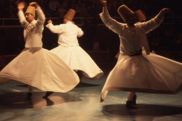 Foto - Semazenlerin başı neden dönmüyor?