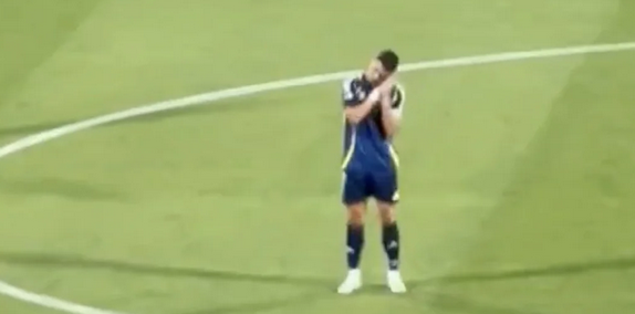 Foto - Sen de yol yakınken bırak istersen: Kurt kocayınca maskara olurmuş misali… Skandal hareketi ifşa etti…