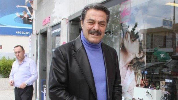 Foto - Sen kendini ne sanıyorsun acaba? Kadir İnanır’dan tuhaf sözler! Ağızlar bir karış açık kaldı