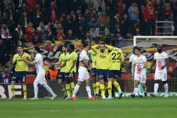 Foto - Sen misin Fenerbahçe'yi bırakıp giden: Gittiği takımda dibi gördü! Menajeri mesaj gönderdi!